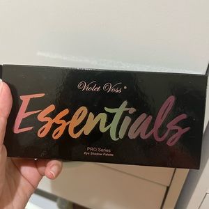 Violet Voss essentials eyeshadow palette